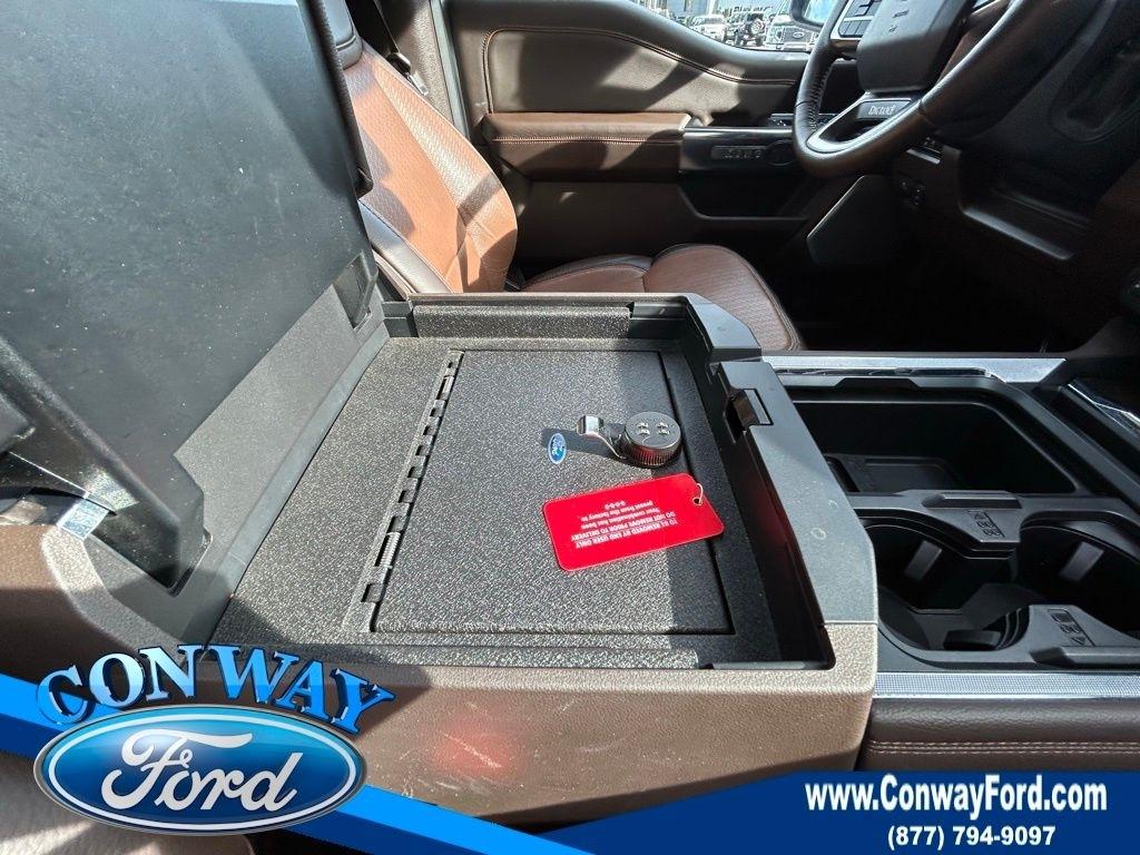 Ford F-350 SD King Ranch Crew Cab Long Bed 4WD 2024