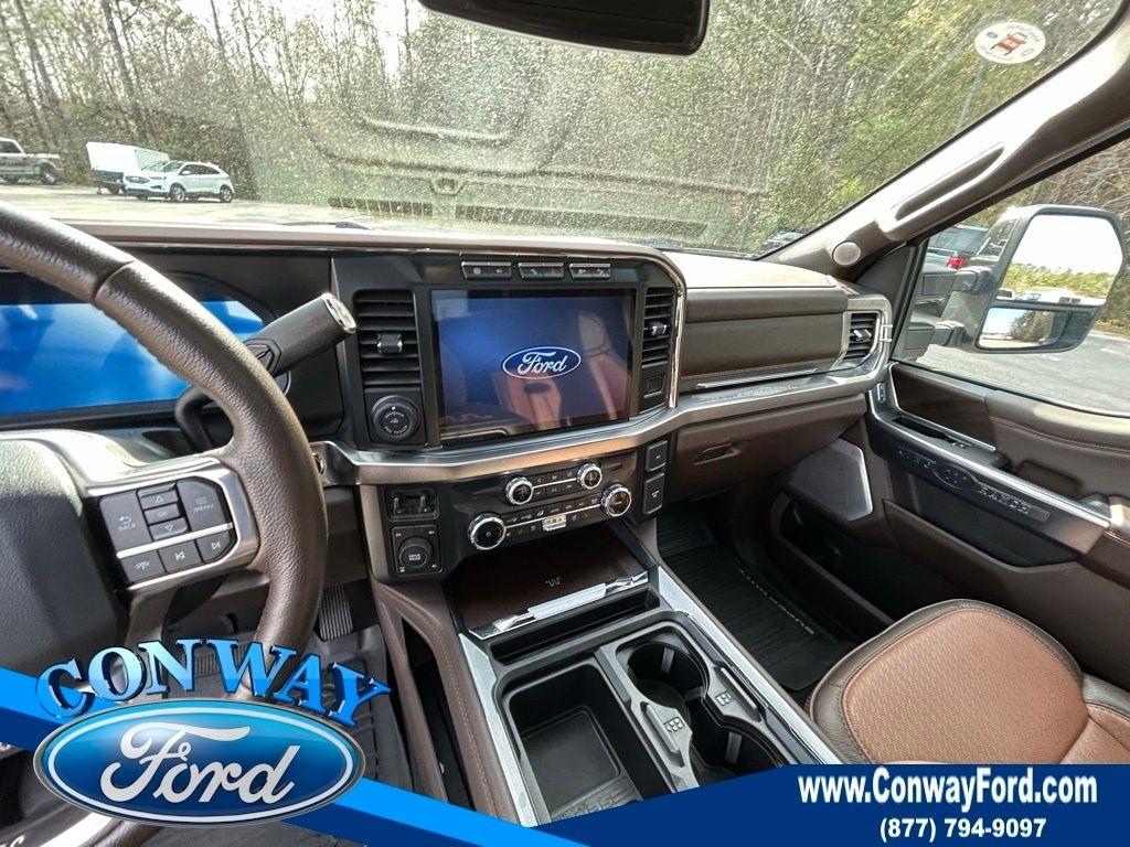 Ford F-350 SD King Ranch Crew Cab Long Bed 4WD 2024