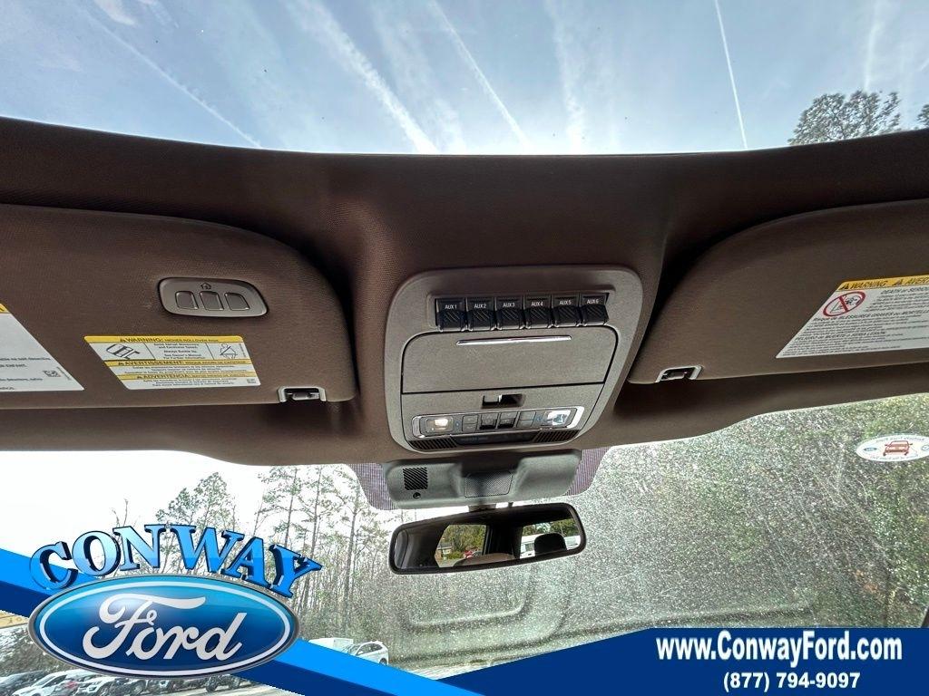 Ford F-350 SD King Ranch Crew Cab Long Bed 4WD 2024