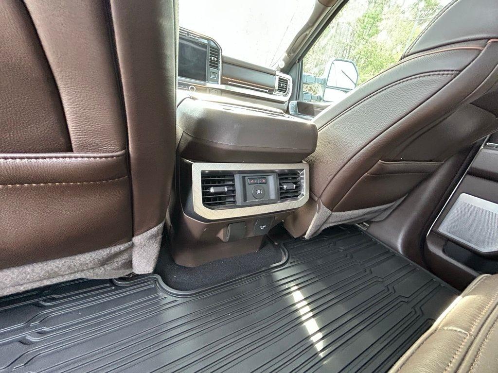 Ford F-350 SD King Ranch Crew Cab Long Bed 4WD 2024