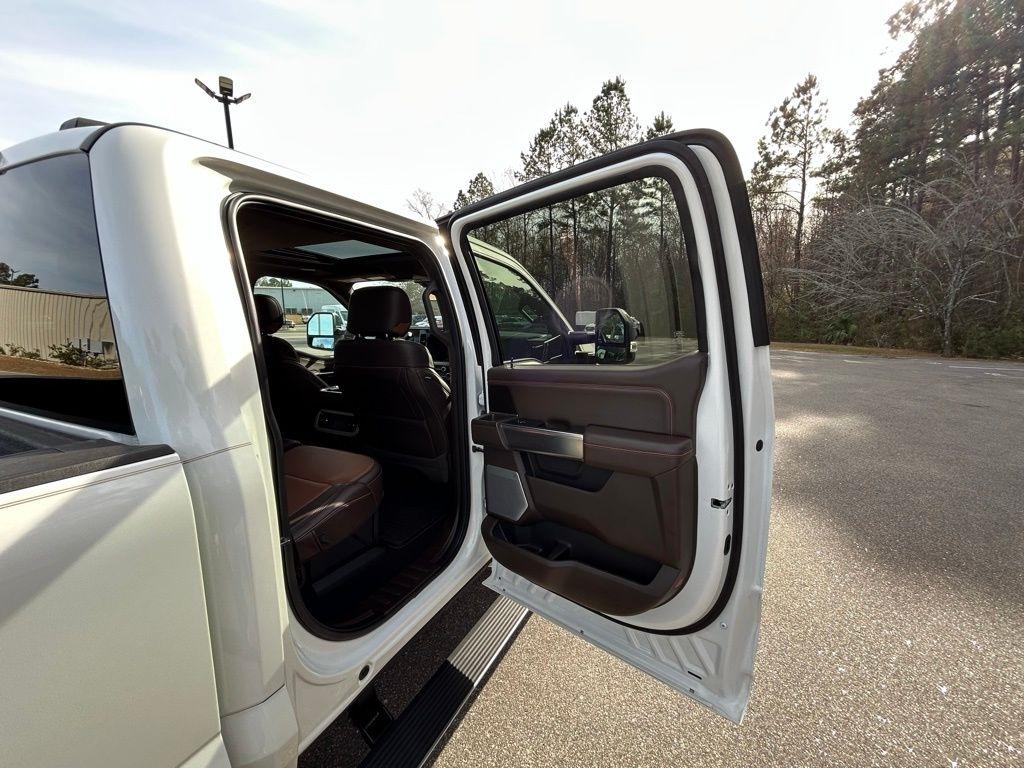 Ford F-350 SD King Ranch Crew Cab Long Bed 4WD 2024