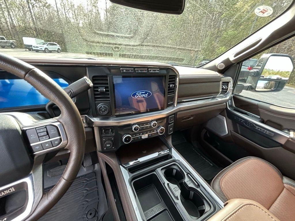 Ford F-350 SD King Ranch Crew Cab Long Bed 4WD 2024