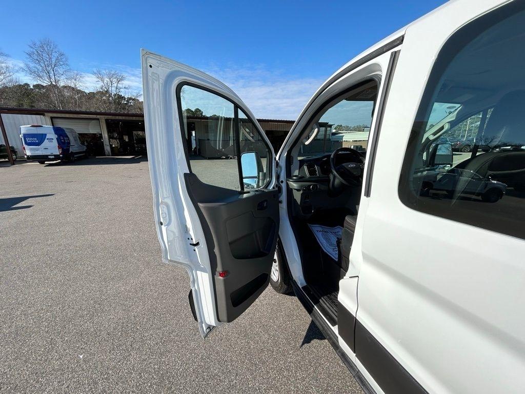 Ford Transit 350 Wagon Low Roof XL w/Sliding Pass. 148-in. WB 2023