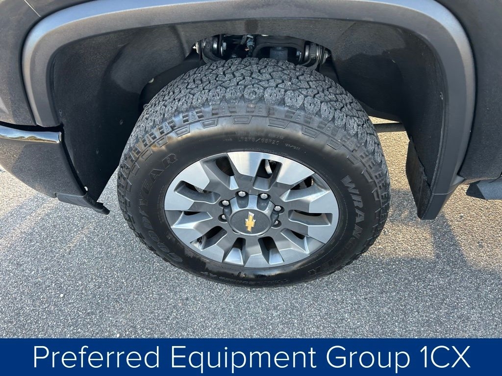 Chevrolet Silverado 2500HD Custom Crew Cab Short Box 4WD 2024