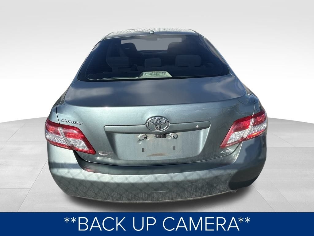 Toyota Camry Base 6-Spd AT 2011