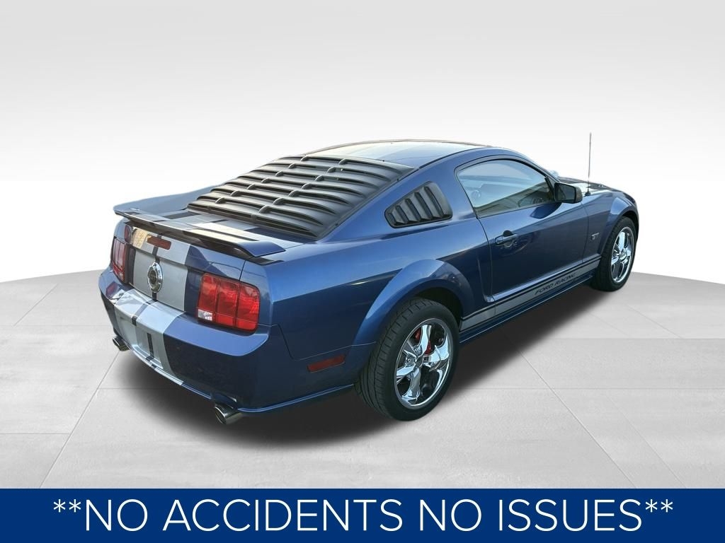 Ford Mustang GT Deluxe Coupe 2007