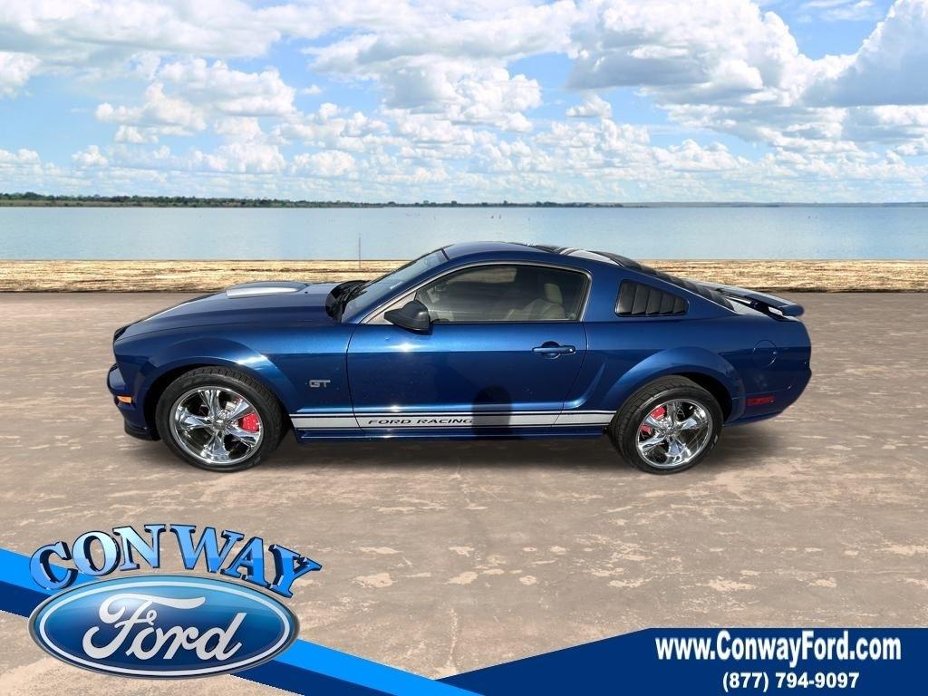 Ford Mustang GT Deluxe Coupe 2007