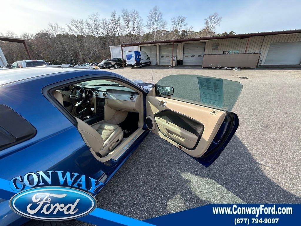 Ford Mustang GT Deluxe Coupe 2007