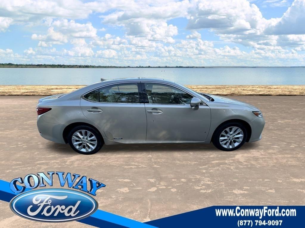 Lexus ES 300h Sedan 2014
