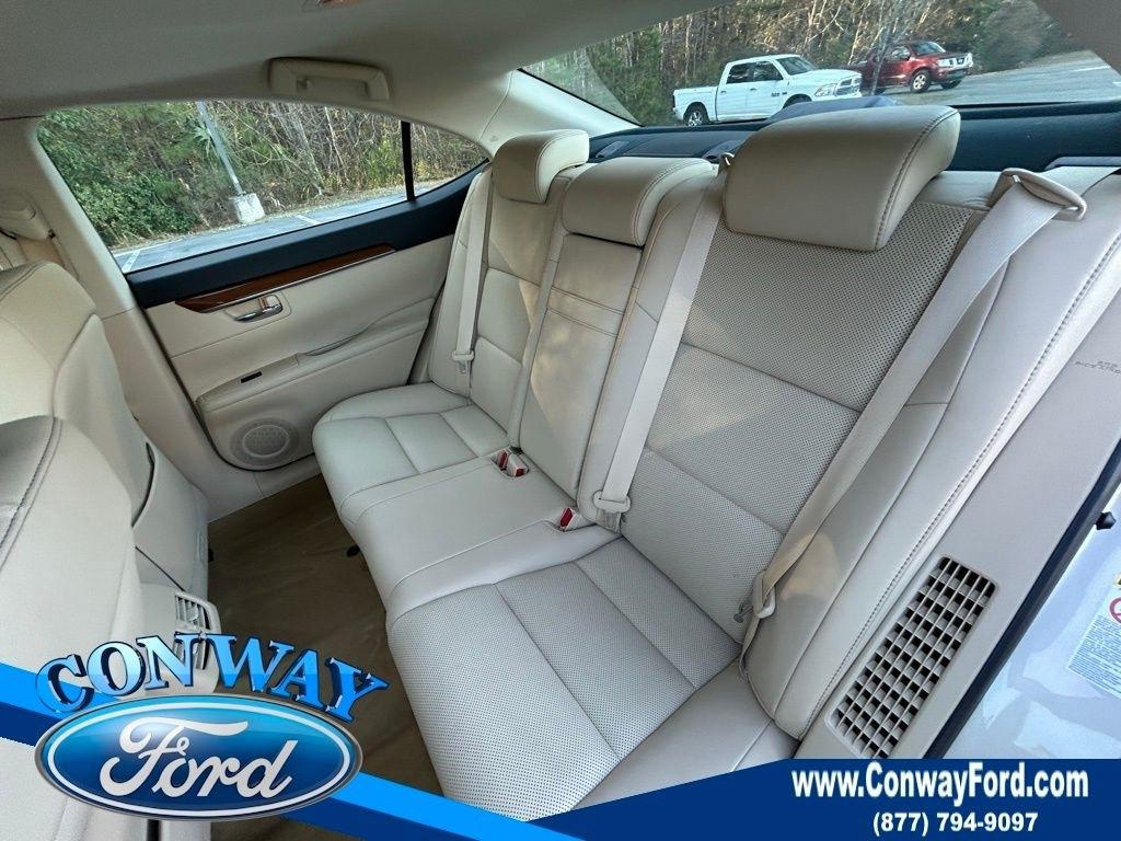 Lexus ES 300h Sedan 2014