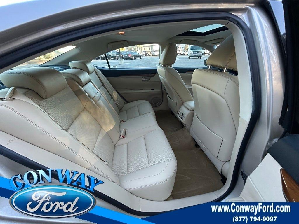 Lexus ES 300h Sedan 2014