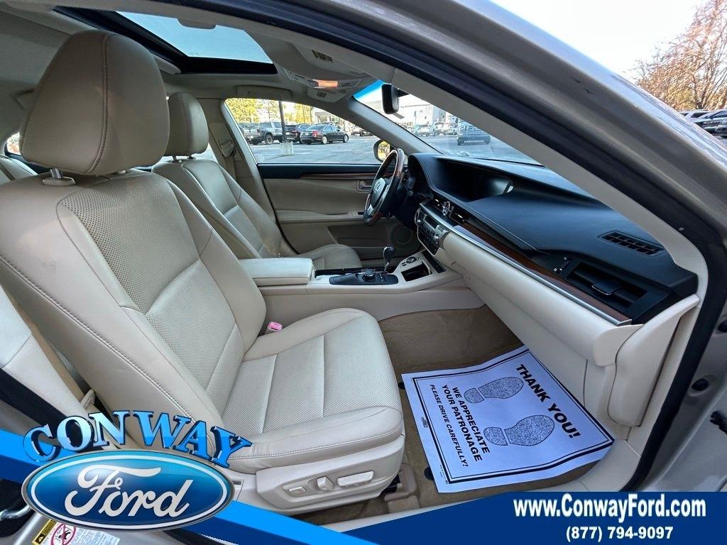 Lexus ES 300h Sedan 2014