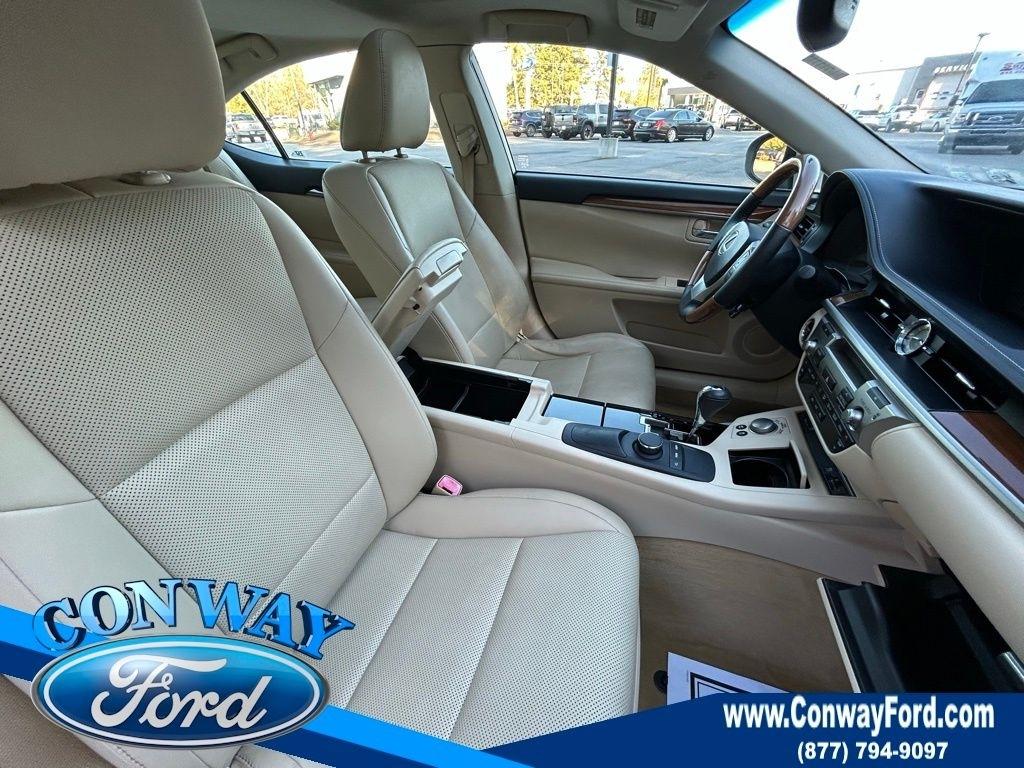 Lexus ES 300h Sedan 2014