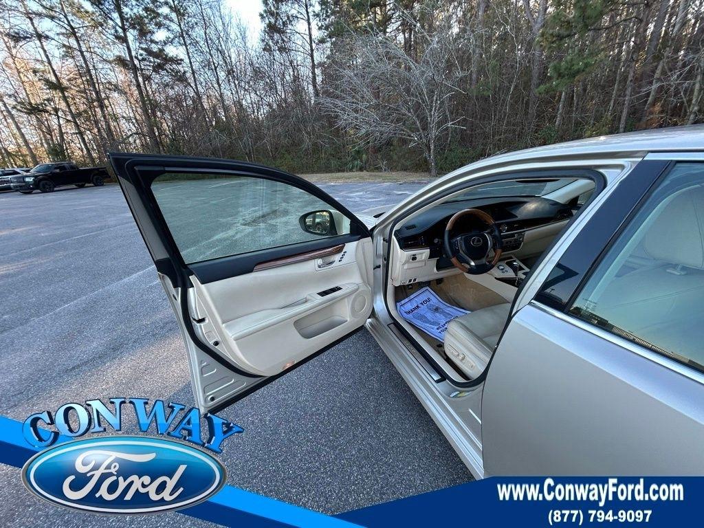 Lexus ES 300h Sedan 2014