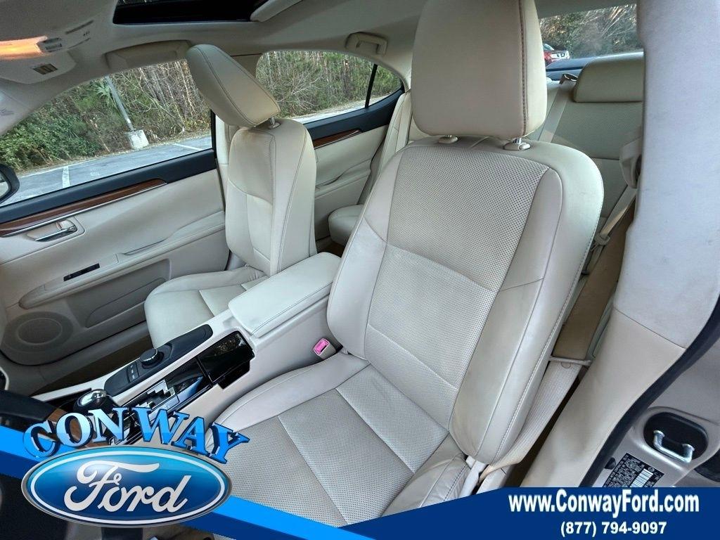 Lexus ES 300h Sedan 2014