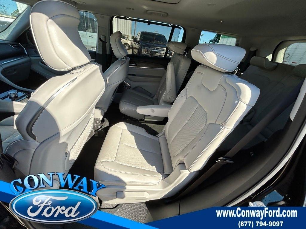 Jeep Grand Cherokee Overland 2WD 2021