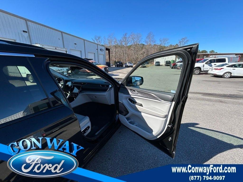 Jeep Grand Cherokee Overland 2WD 2021