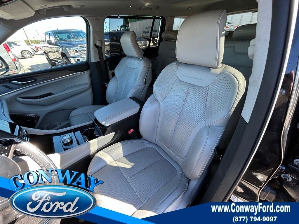 Jeep Grand Cherokee Overland 2WD 2021