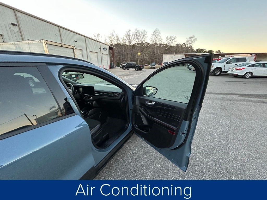 Ford Escape ST-Line Hybrid 2025