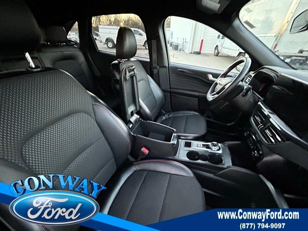 Ford Escape ST-Line Hybrid 2025