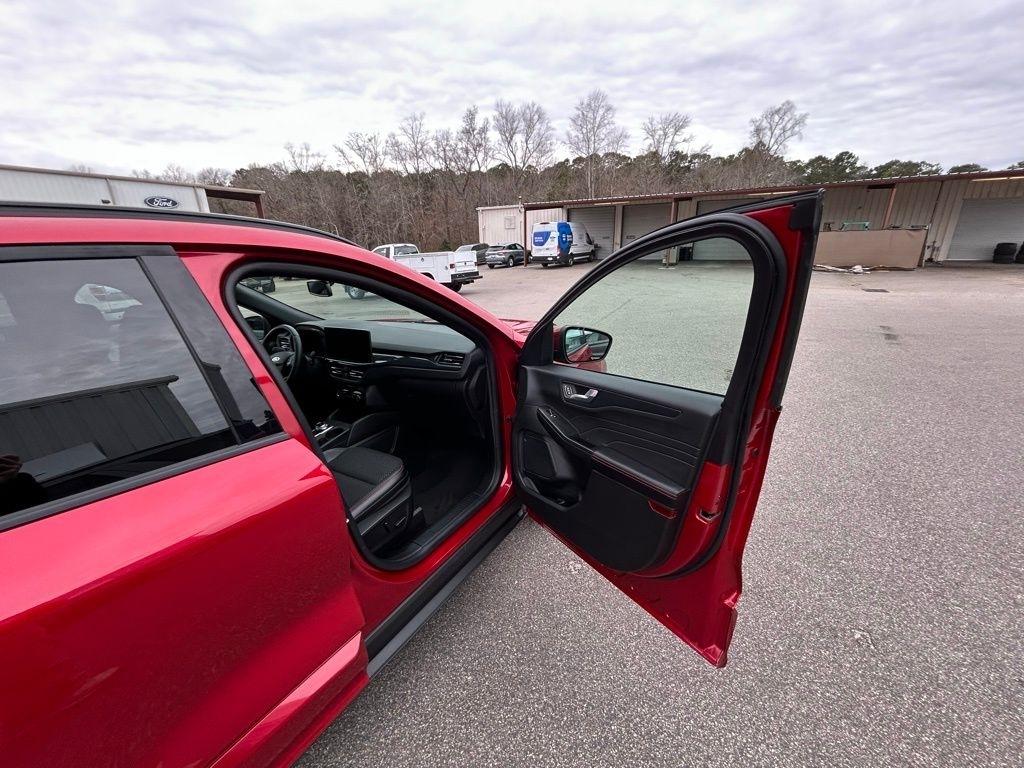 Ford Escape ST-Line Elite Hybrid AWD 2025