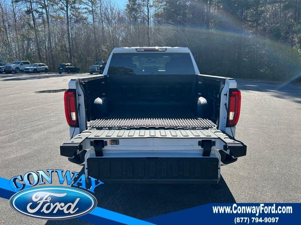 GMC Sierra 1500 SLT Crew Cab 4WD 2025