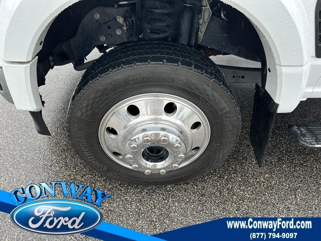 Ford F-450 SD XL Crew Cab DRW 4WD 2024