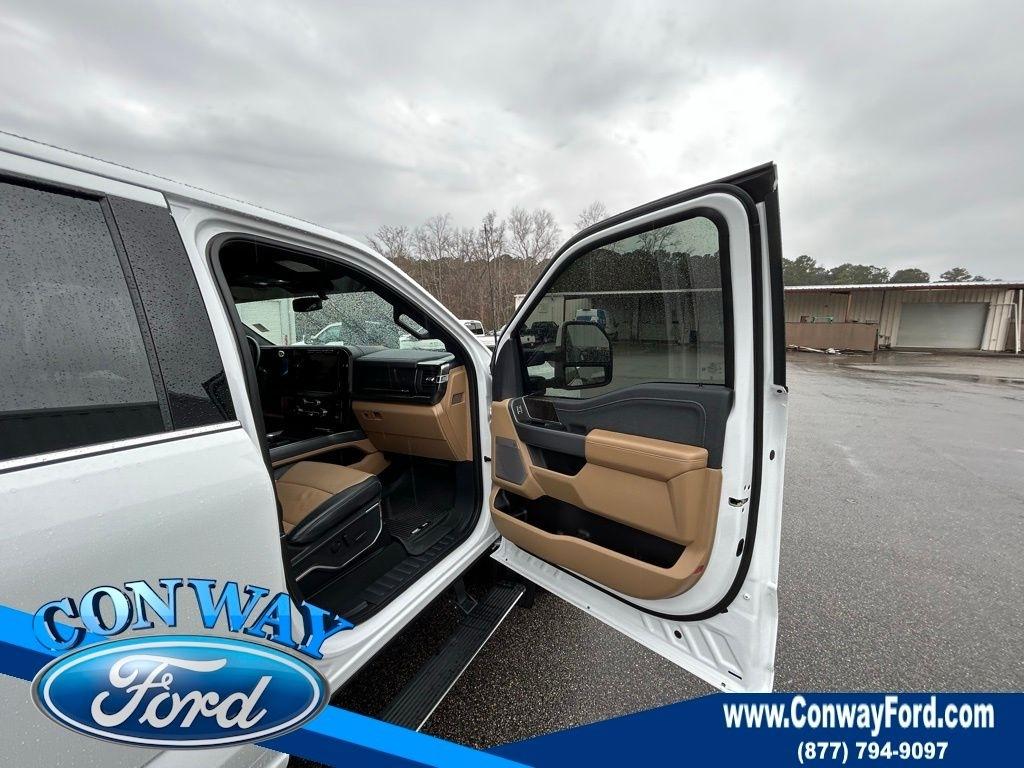 Ford F-450 SD XL Crew Cab DRW 4WD 2024