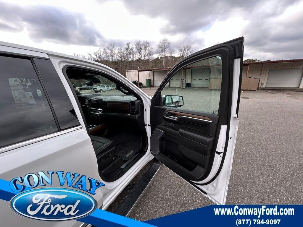 Chevrolet Silverado 1500 High Country Crew Cab 4WD 2022