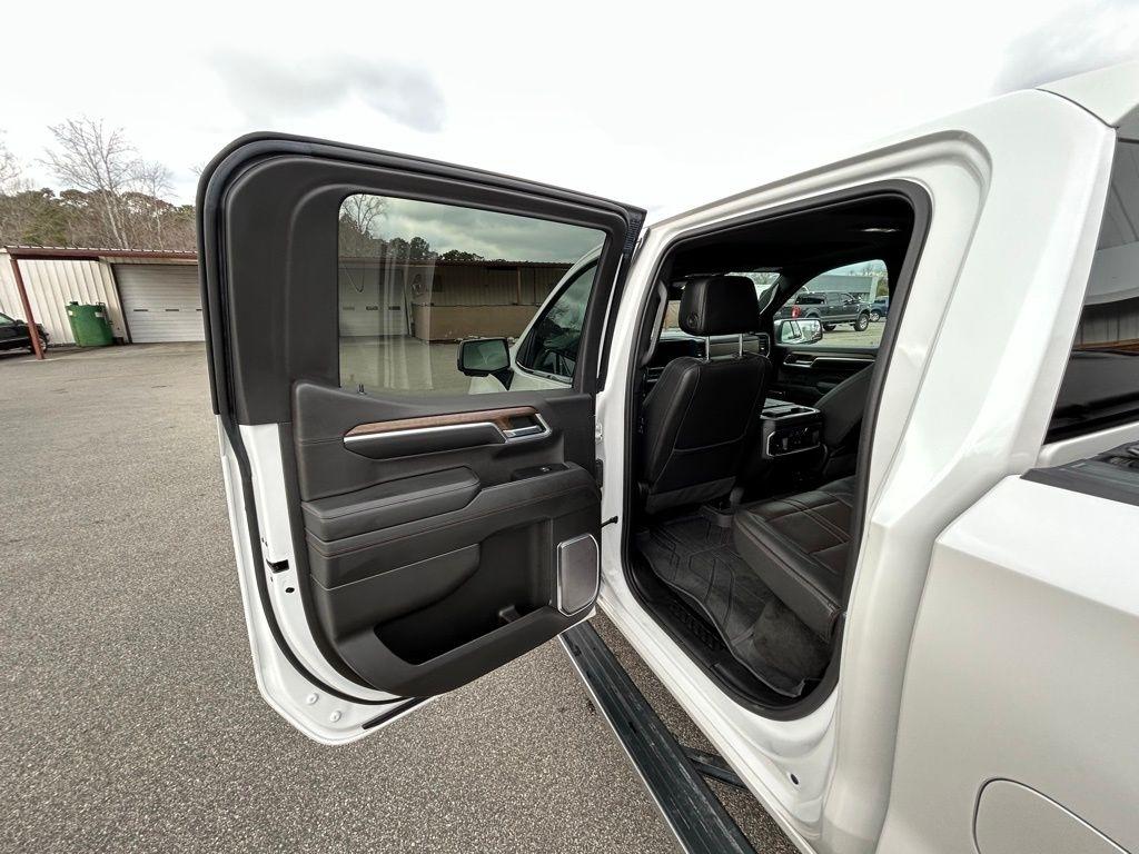 Chevrolet Silverado 1500 High Country Crew Cab 4WD 2022