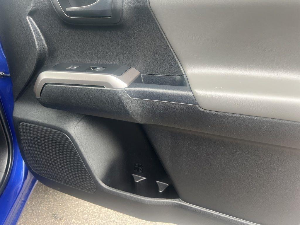 Toyota Tacoma SR5 Access Cab I4 6AT 2WD 2023