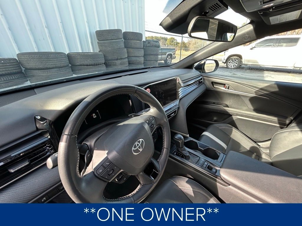 Toyota Camry Hybrid XLE 2025