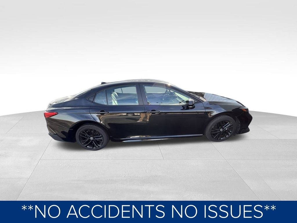 Toyota Camry Hybrid XLE 2025