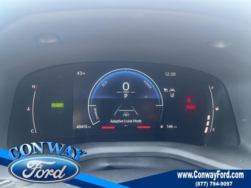 Toyota Camry Hybrid XLE 2025