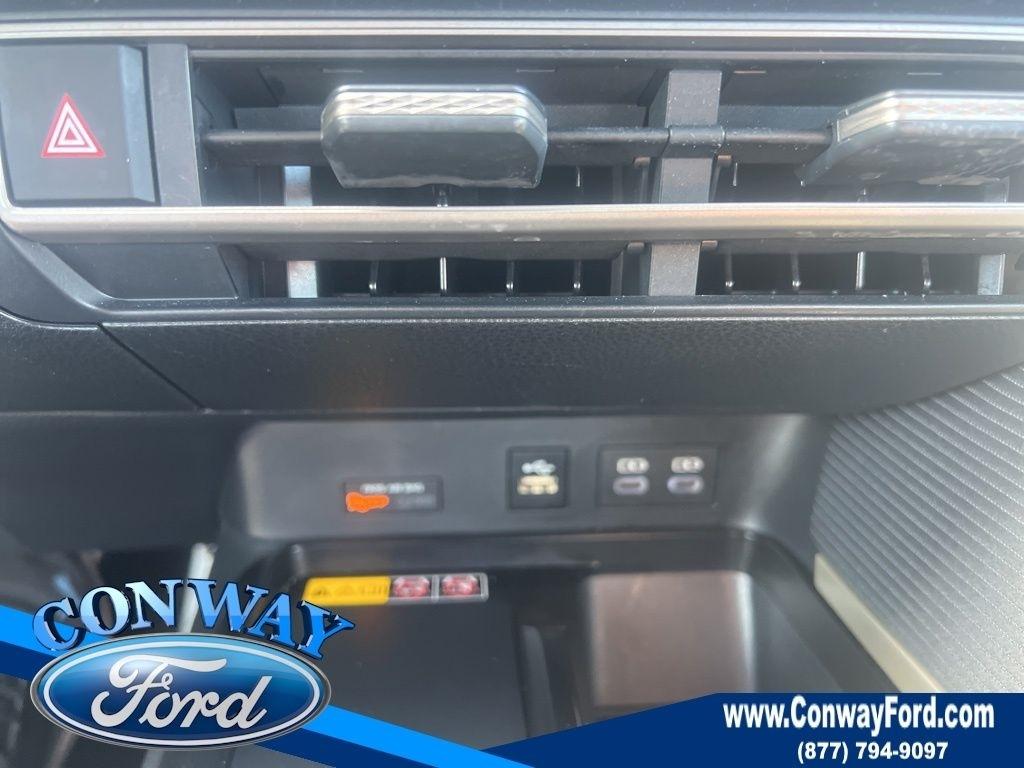 Toyota Camry Hybrid XLE 2025