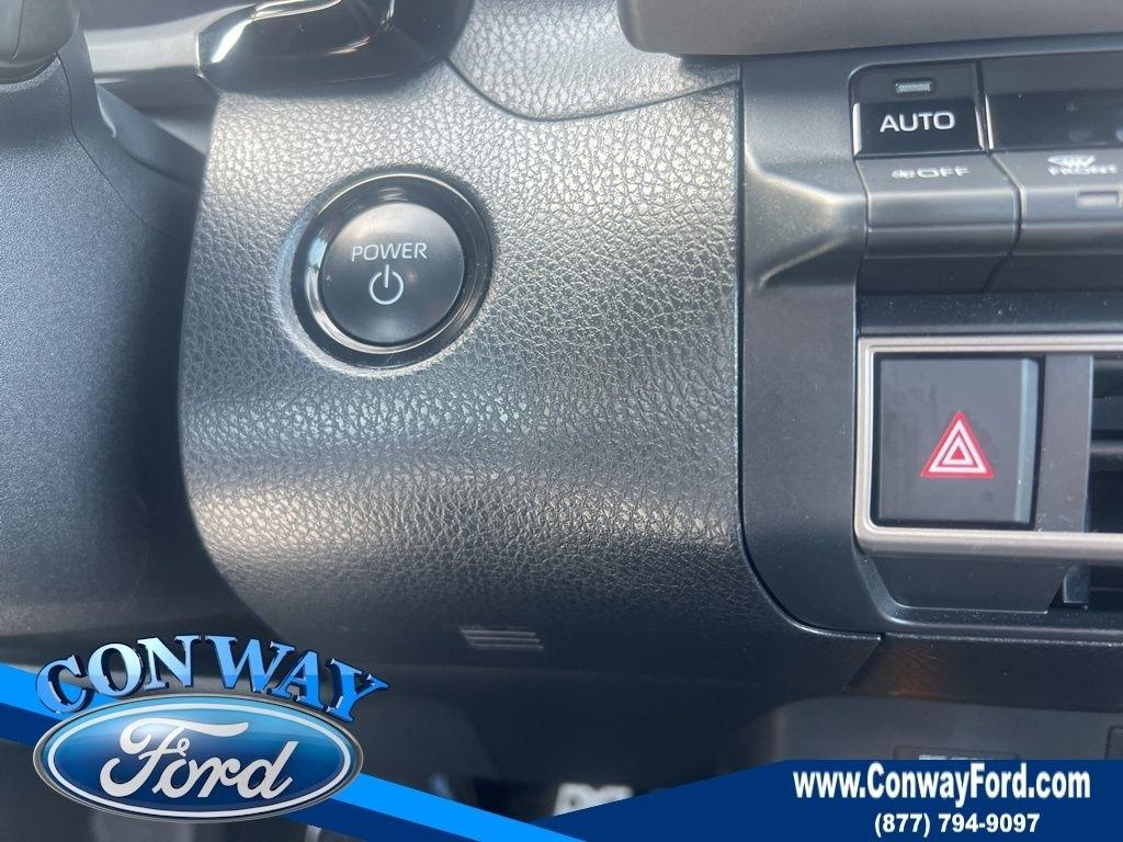 Toyota Camry Hybrid XLE 2025