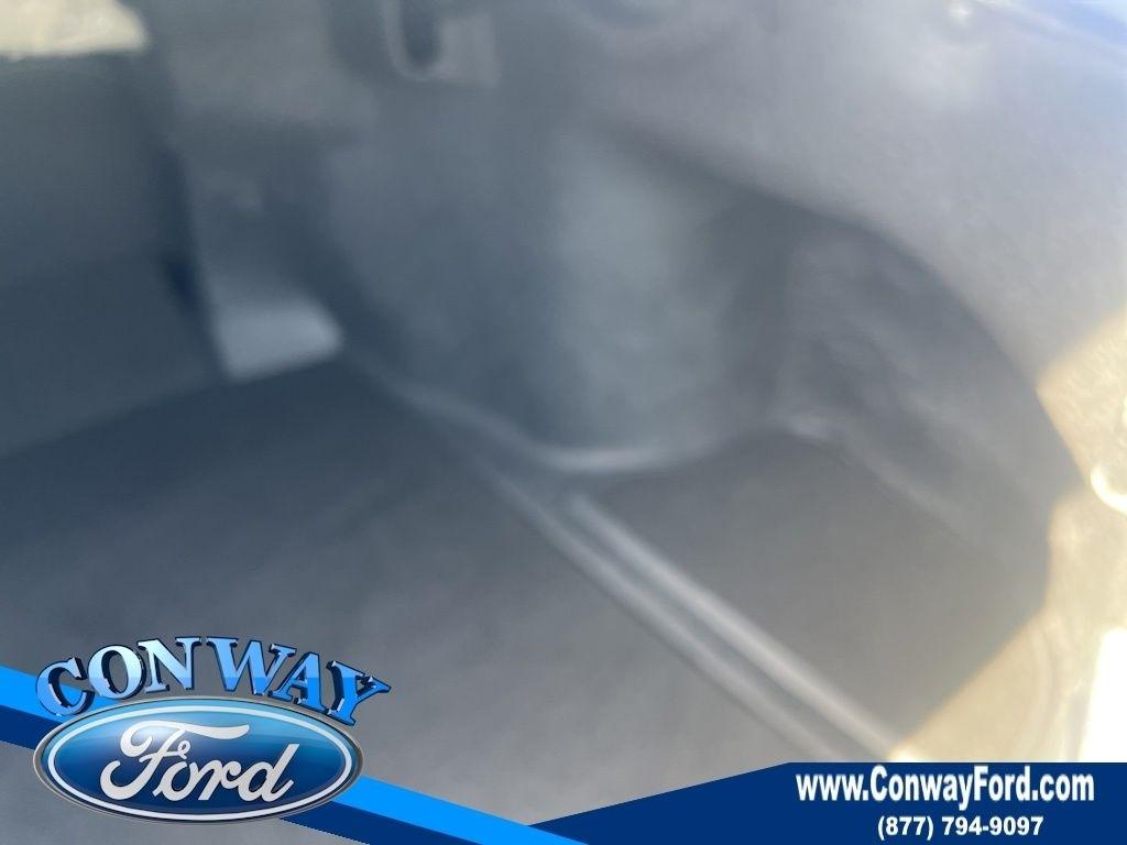 Toyota Camry Hybrid XLE 2025