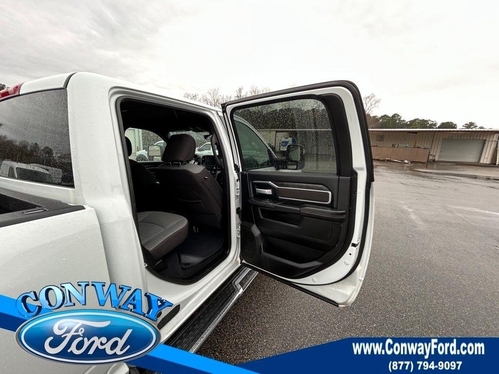 RAM 3500 Big Horn Crew Cab LWB 4WD DRW 2024
