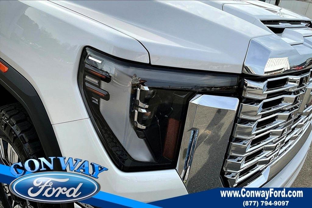 GMC Sierra 3500HD Denali Crew Cab 4WD 2024