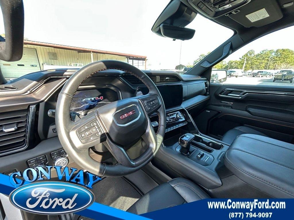 GMC Sierra 1500 AT4 Crew Cab 4WD 2025