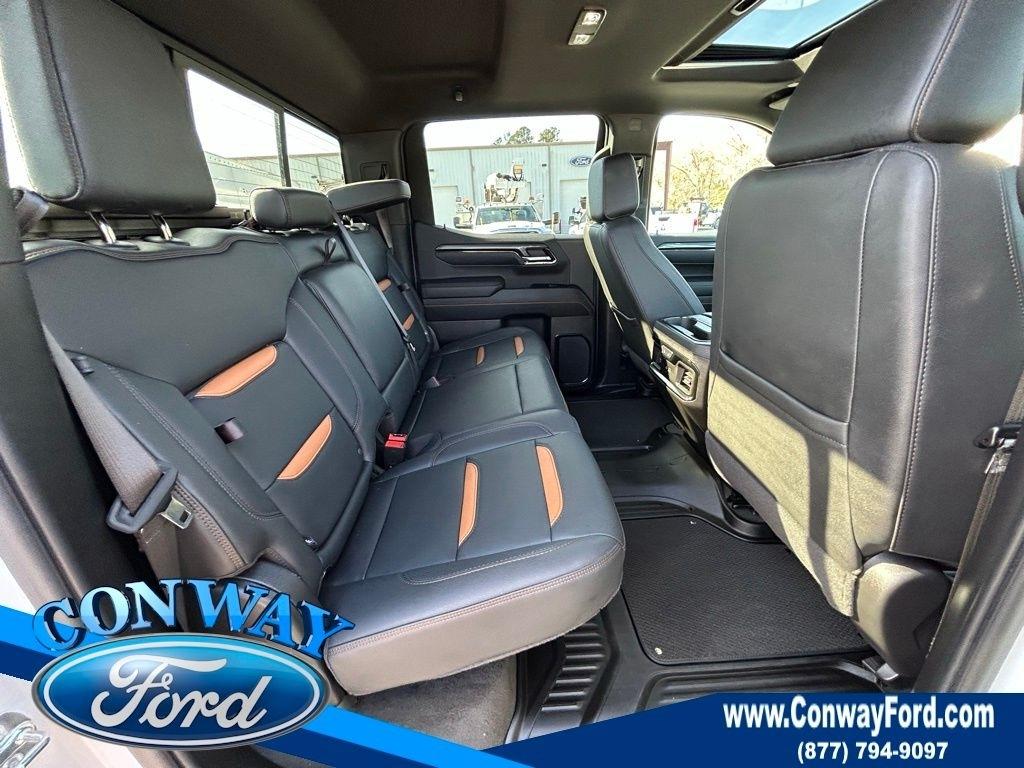 GMC Sierra 1500 AT4 Crew Cab 4WD 2025