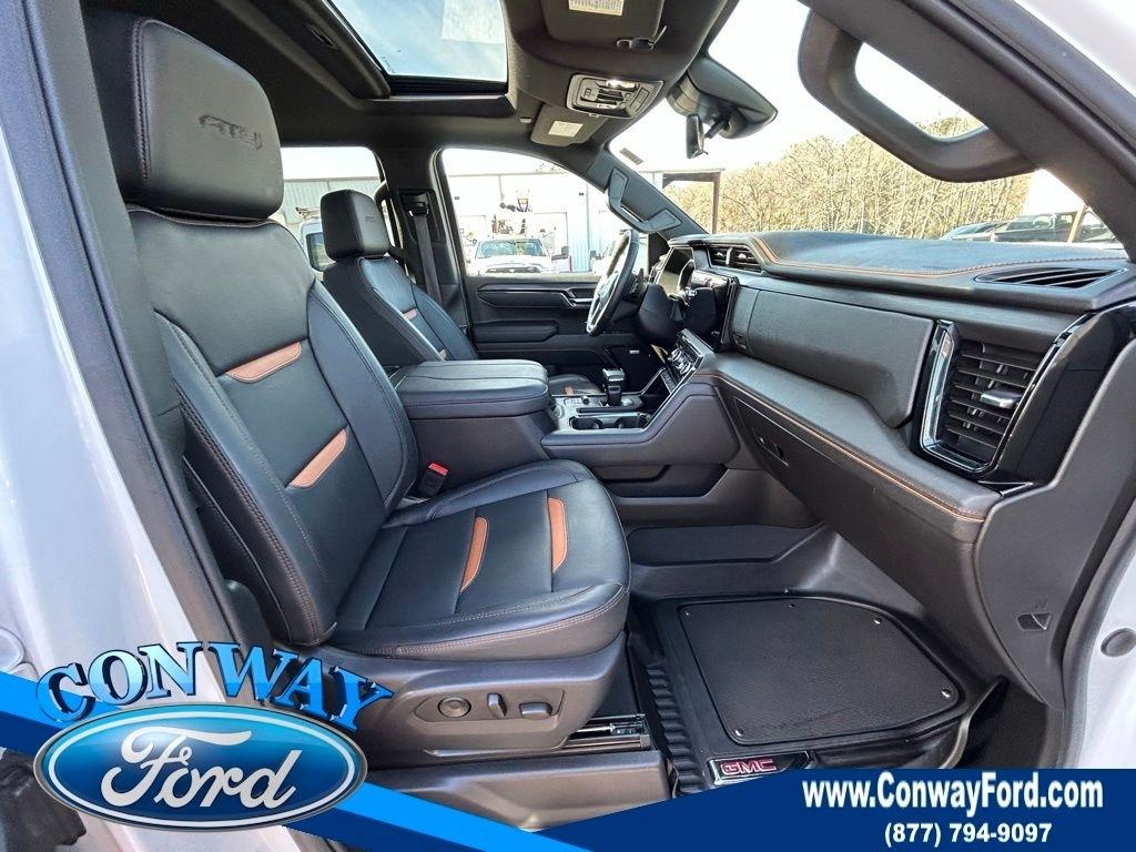 GMC Sierra 1500 AT4 Crew Cab 4WD 2025