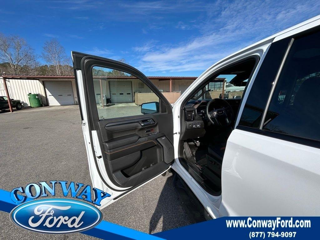 GMC Sierra 1500 AT4 Crew Cab 4WD 2025