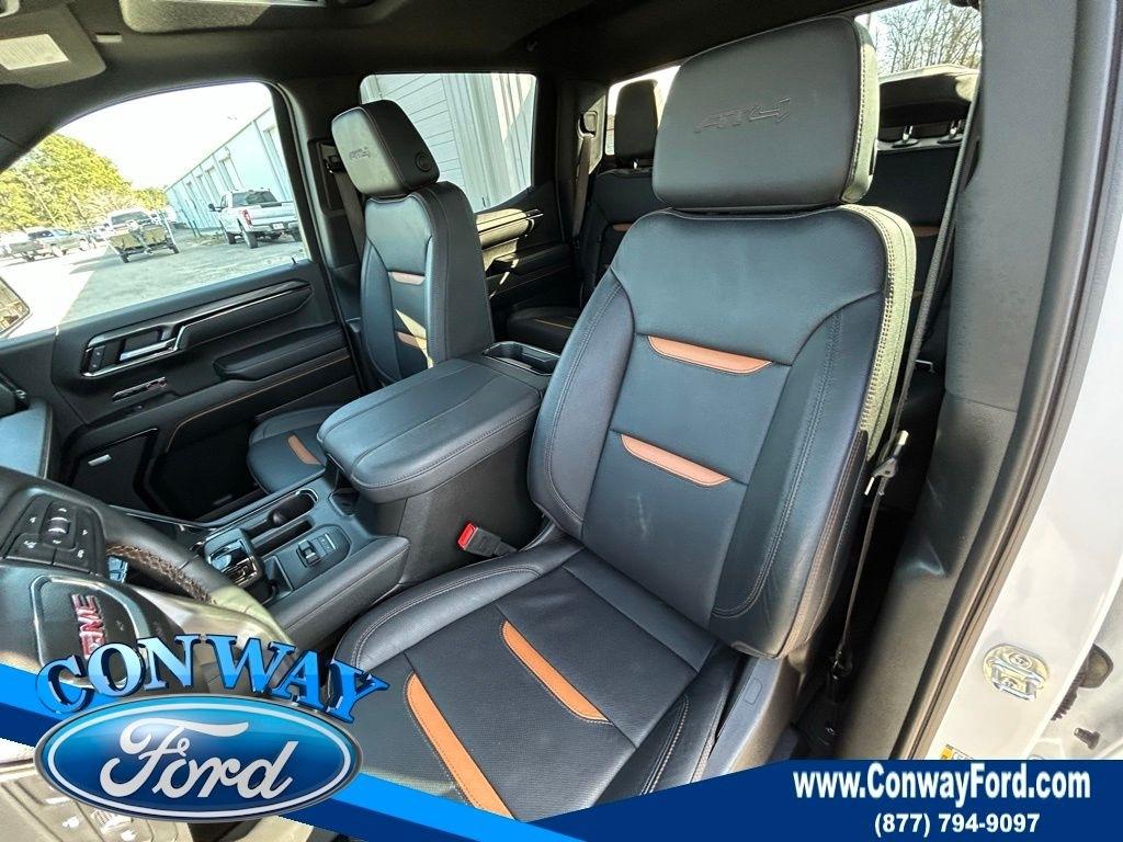 GMC Sierra 1500 AT4 Crew Cab 4WD 2025