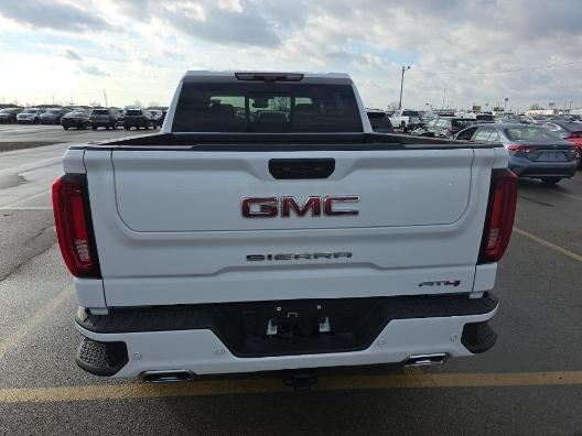 GMC Sierra 1500 AT4 Crew Cab 4WD 2025