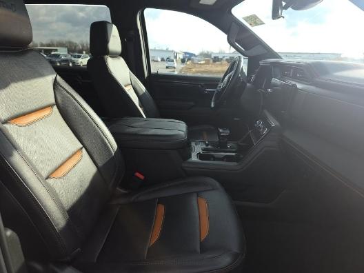 GMC Sierra 1500 AT4 Crew Cab 4WD 2025