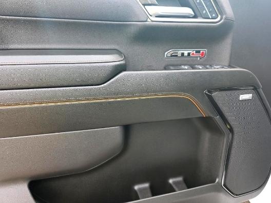 GMC Sierra 1500 AT4 Crew Cab 4WD 2025