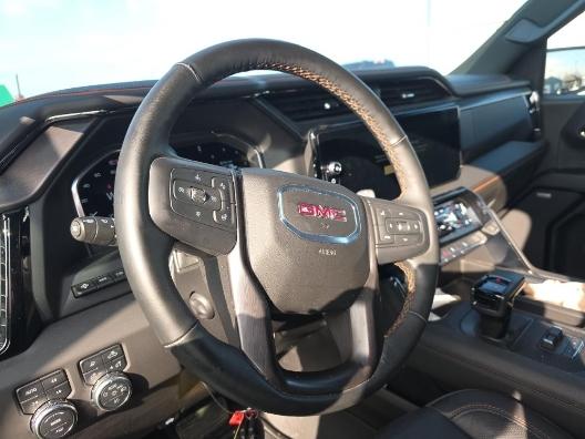 GMC Sierra 1500 AT4 Crew Cab 4WD 2025