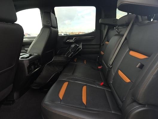 GMC Sierra 1500 AT4 Crew Cab 4WD 2025