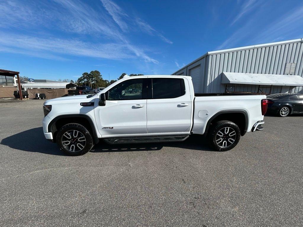 GMC Sierra 1500 AT4 Crew Cab 4WD 2025